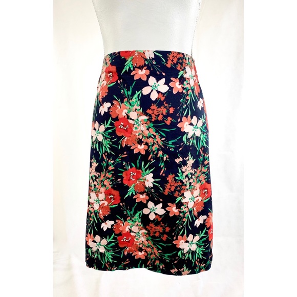 TALBOTS Petite Black Red Floral Straight Skirt - Picture 3 of 4
